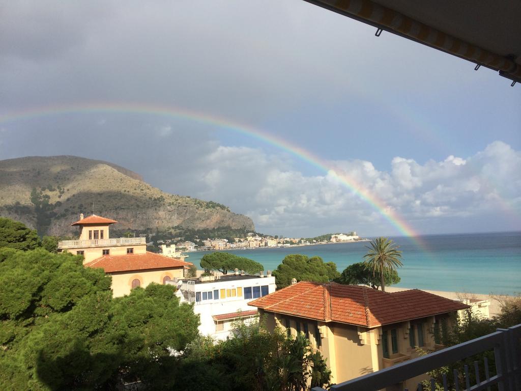 Mondello Luxury Apartment On The Beach Exteriör bild