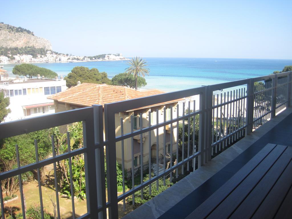 Mondello Luxury Apartment On The Beach Exteriör bild